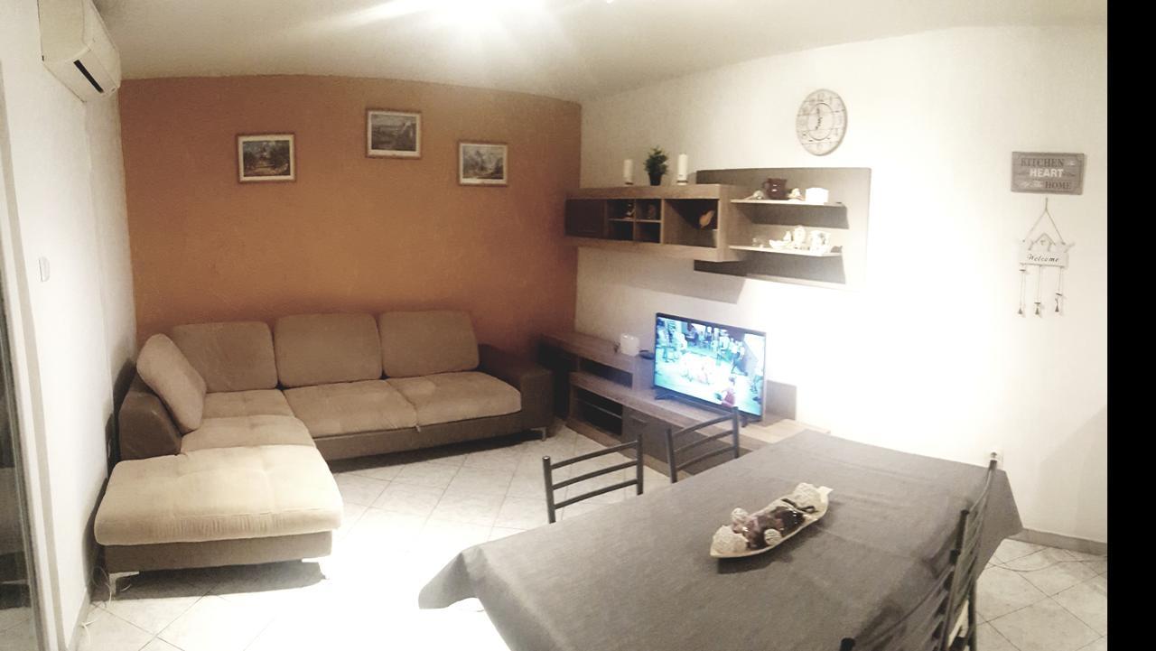 ספליט Apartman 4 Kilometar To City Centar מראה חיצוני תמונה
